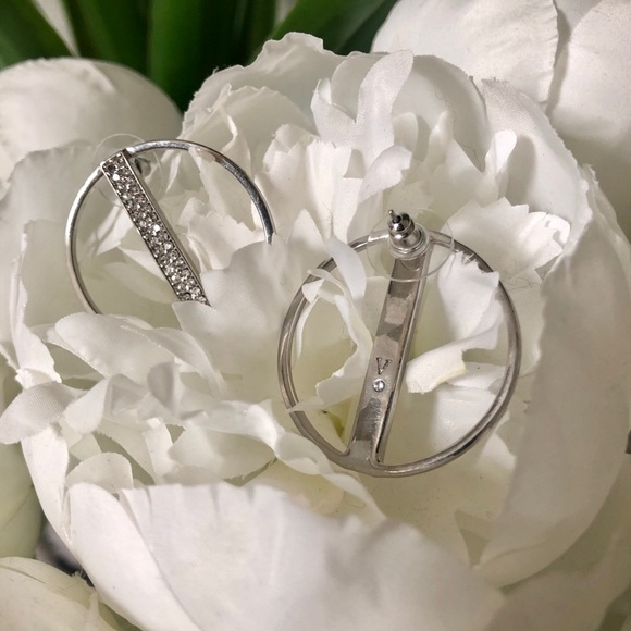 🔹3/$20 | Macy’s Cubic zirconia earrings - Picture 2 of 2